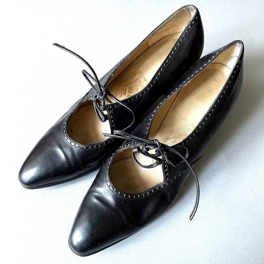 Salvatore Ferragamo Black Leather Flamenco Dance Shoes style Pumps with Laces